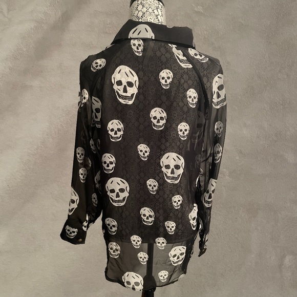 Last Kiss Skull Blouse - Size XS - Picture 2 of 8
